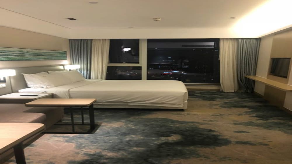 Holiday Inn Hangzhou Gongshu 51/78