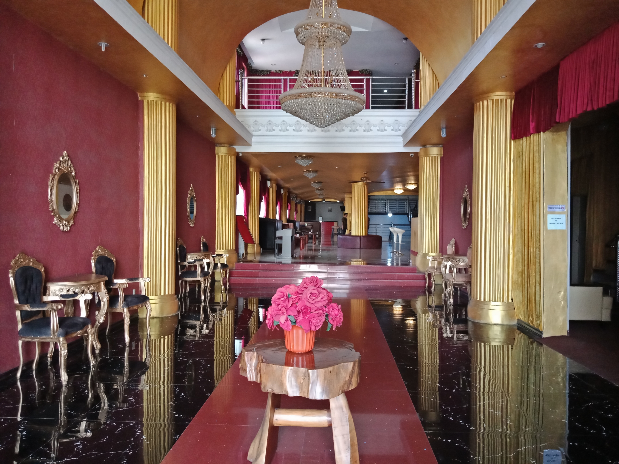 Z Suites Hotel 16/18