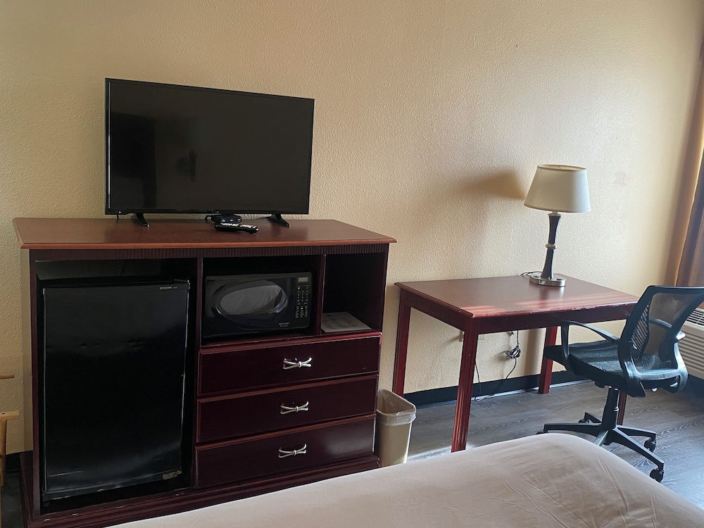 Executive Inn 29/33