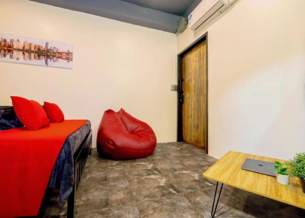 Episode 11 Hostel Sukhumvit 13/22