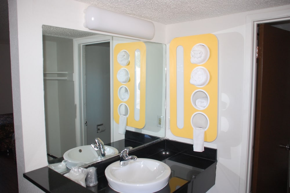 Ramada by Wyndham Merced 56/57