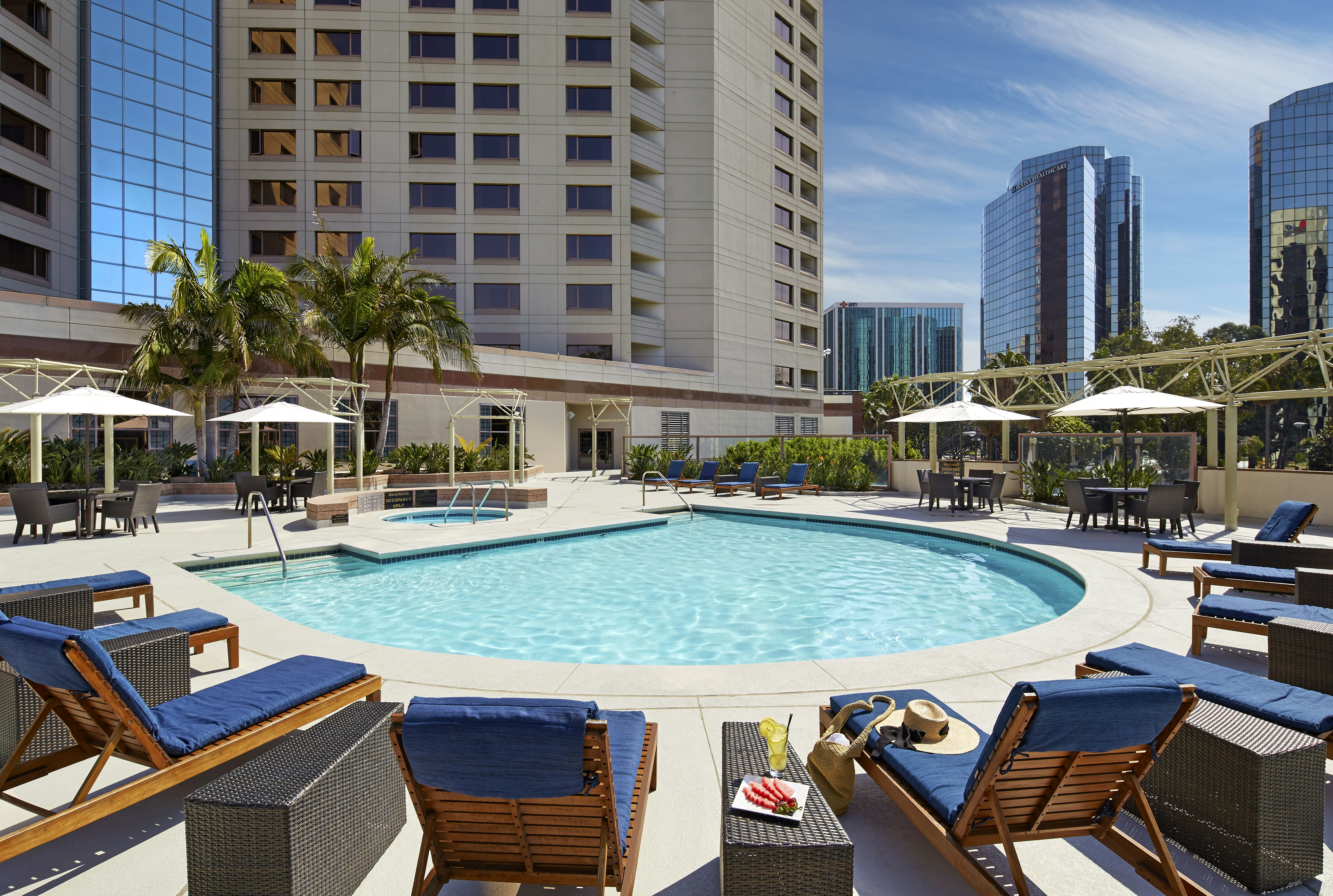 Hilton Long Beach 81/85