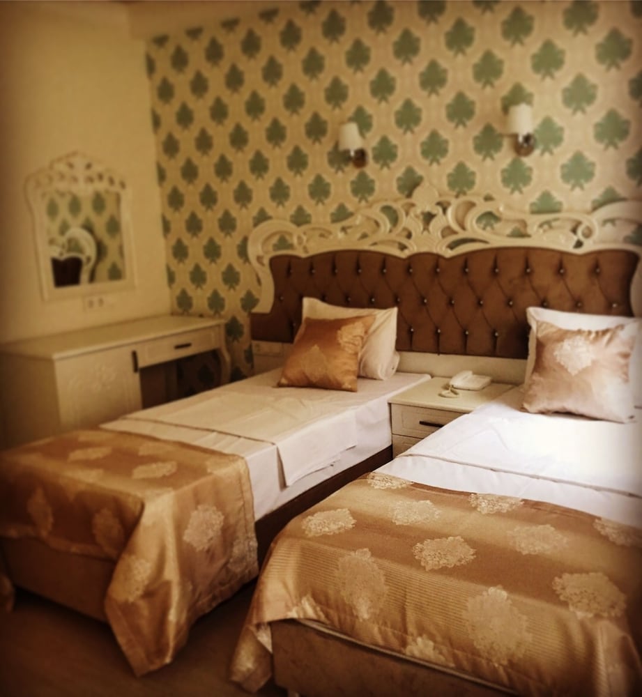 Deluxe Newport Hotel 19/54