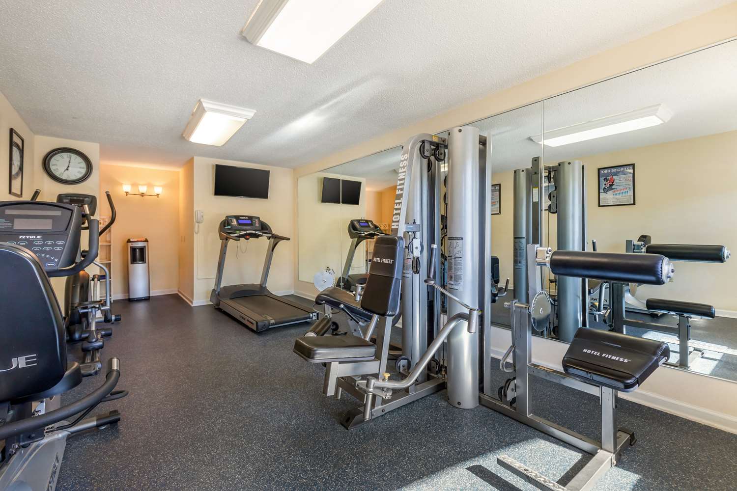 Best Western Plus Santee Inn 13/25