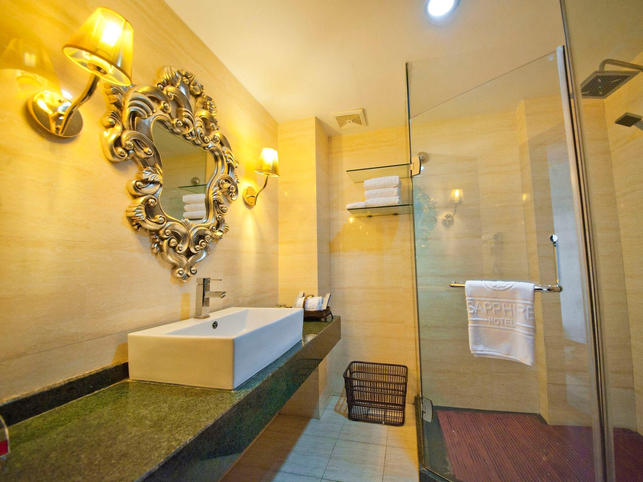 Sapphire Hotel Guilin 51/52