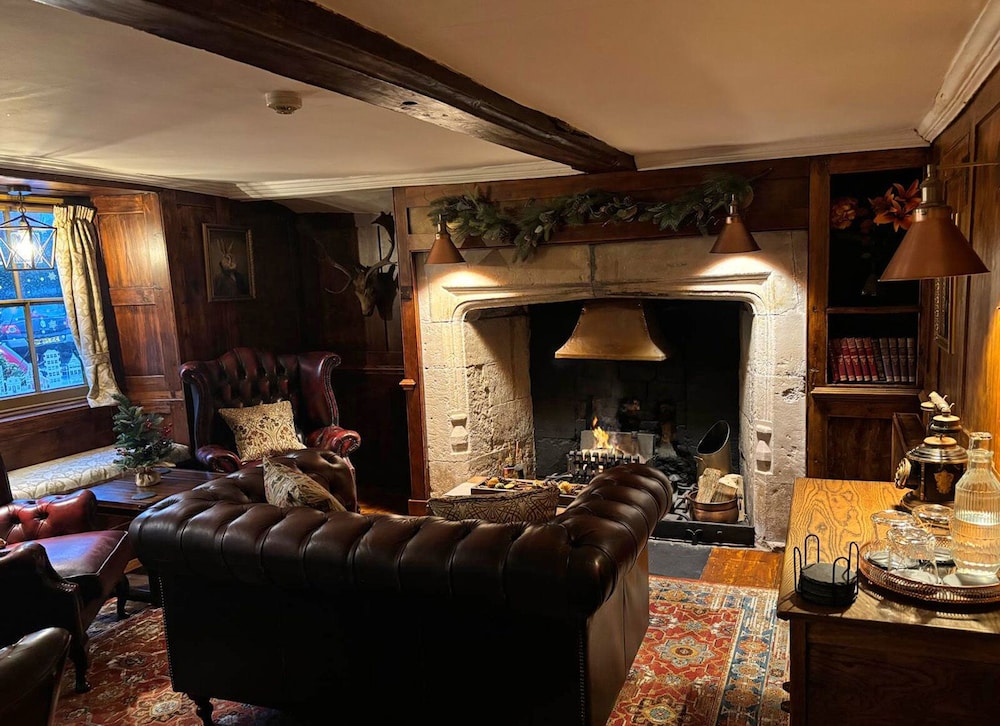 The Bugle Coaching Inn 35/50