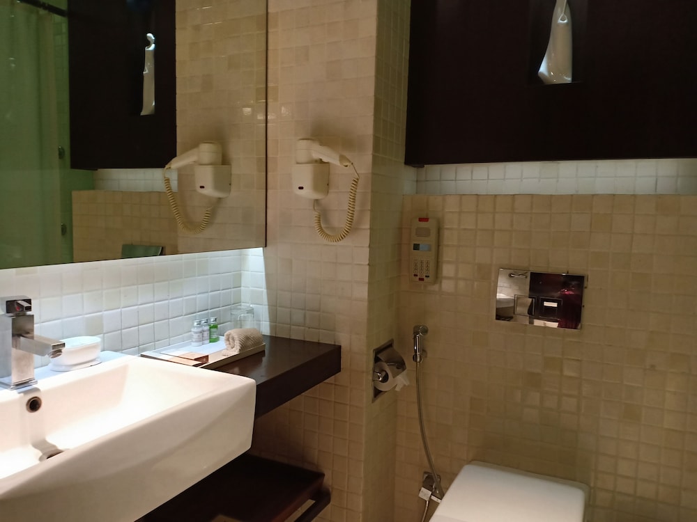 Monotel Luxury Business Hotel 50/50