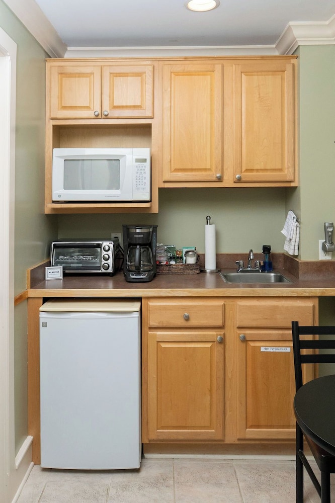 Hidden Garden Cottages Bed &amp; Breakfast 10/49