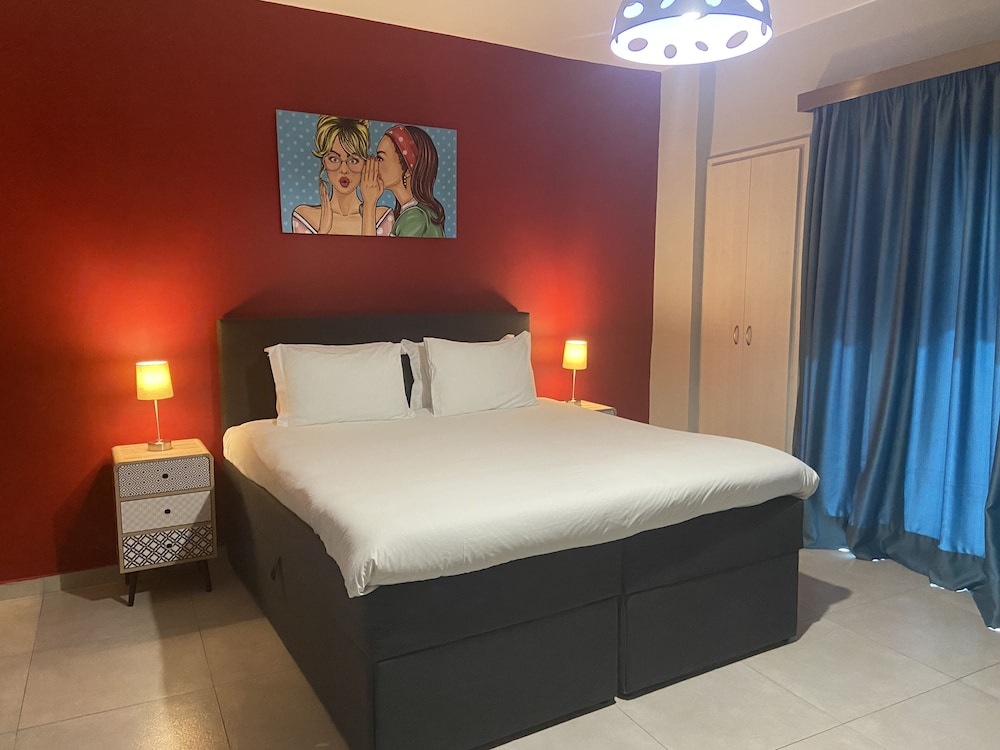 Connect Studios & Apartments 12/47