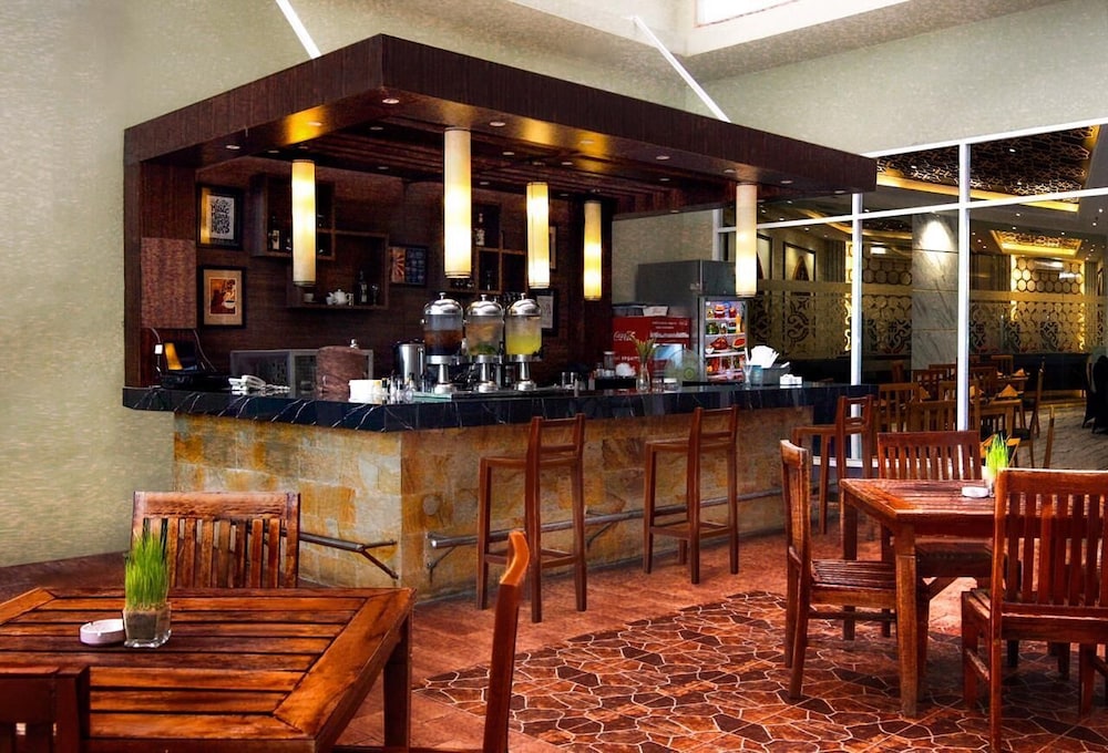 HERMES PALACE HOTEL 45/56