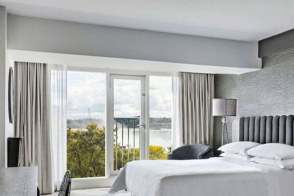 Room, Queen Bed, Sofa