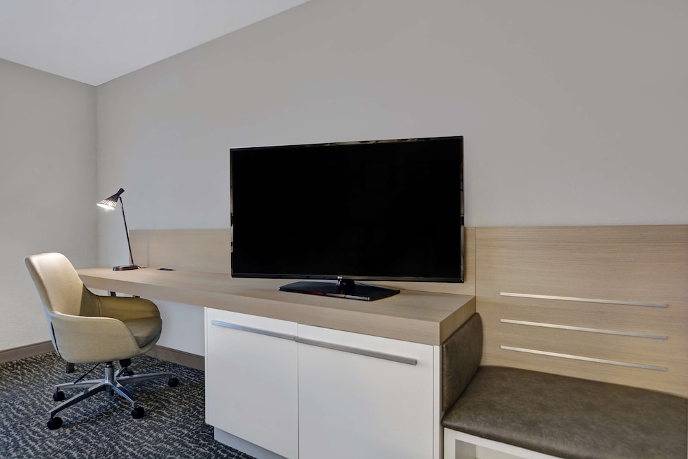 Hilton Garden Inn Jacksonville JTB/Deerwood Park 49/64