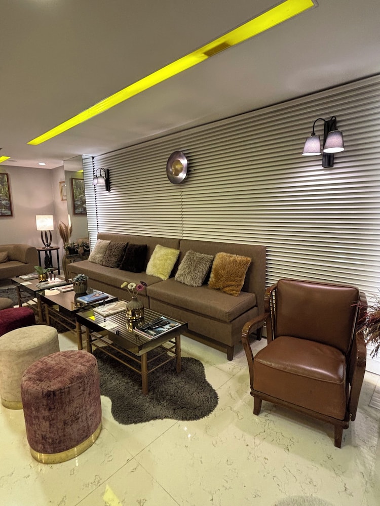 Wame Suite Hotel 63/85