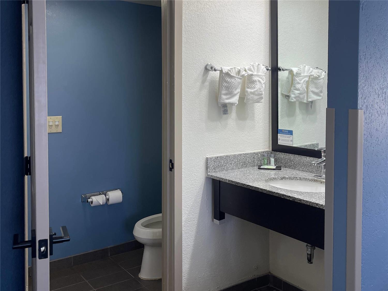 Sleep Inn Hanes Mall 37/38