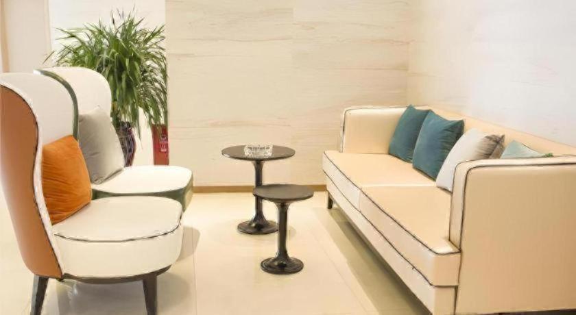 City Comfort Inn Yuzhou Dayuxiang 39/48