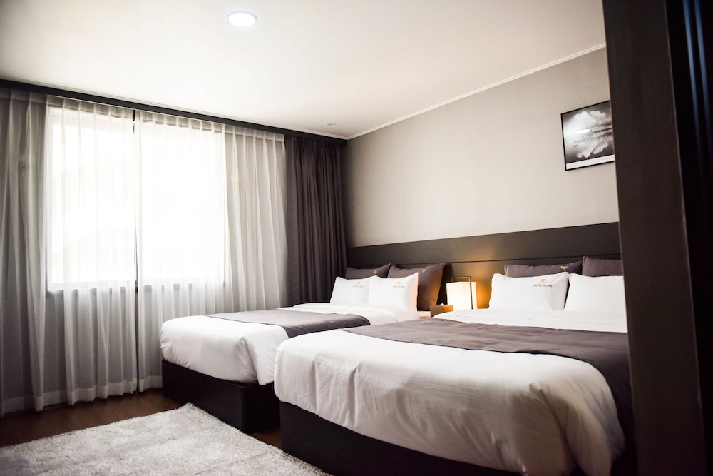 B Cent Hotel 12/58