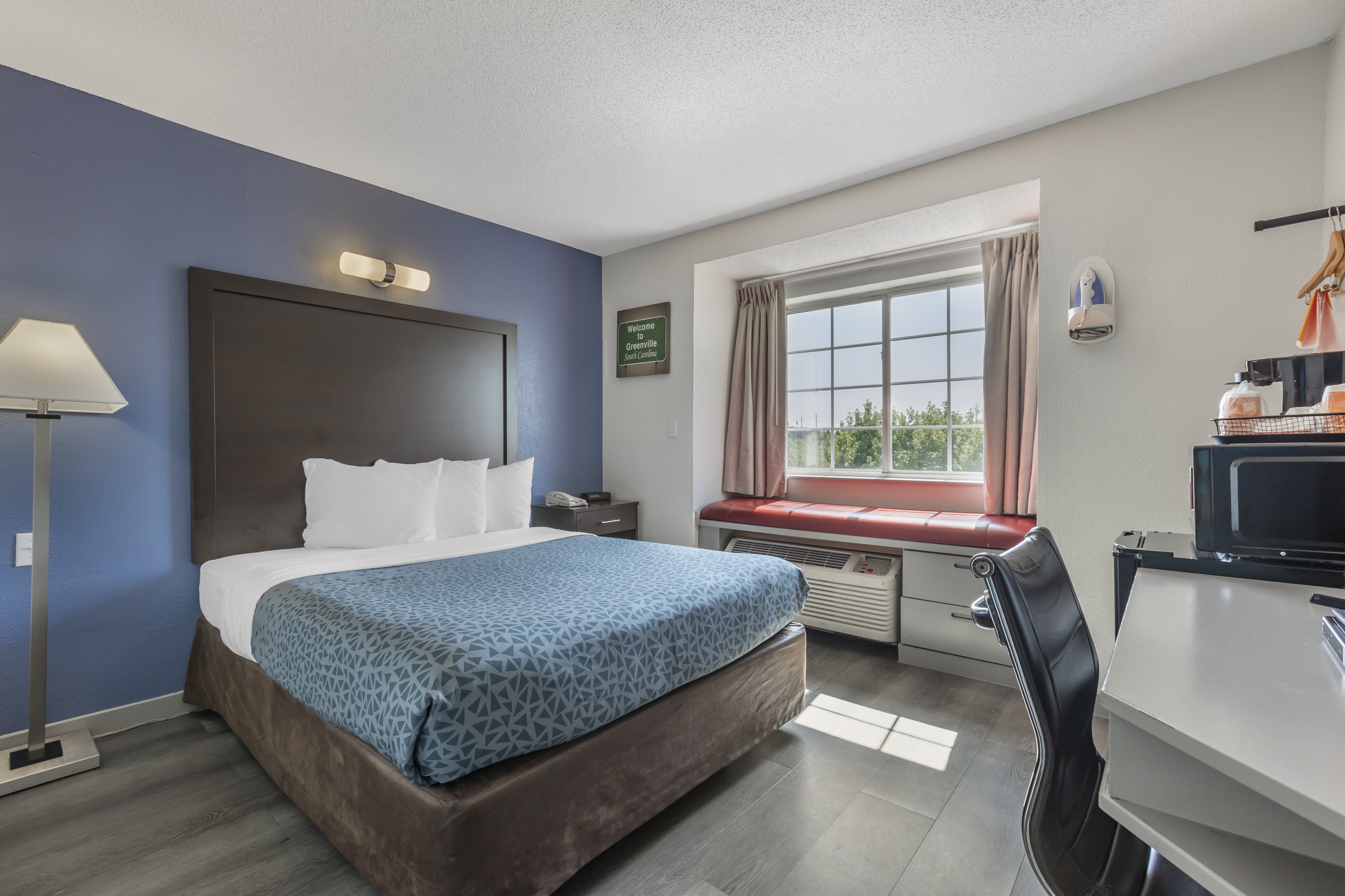 Econo Lodge Inn Suites Greenville 14/69