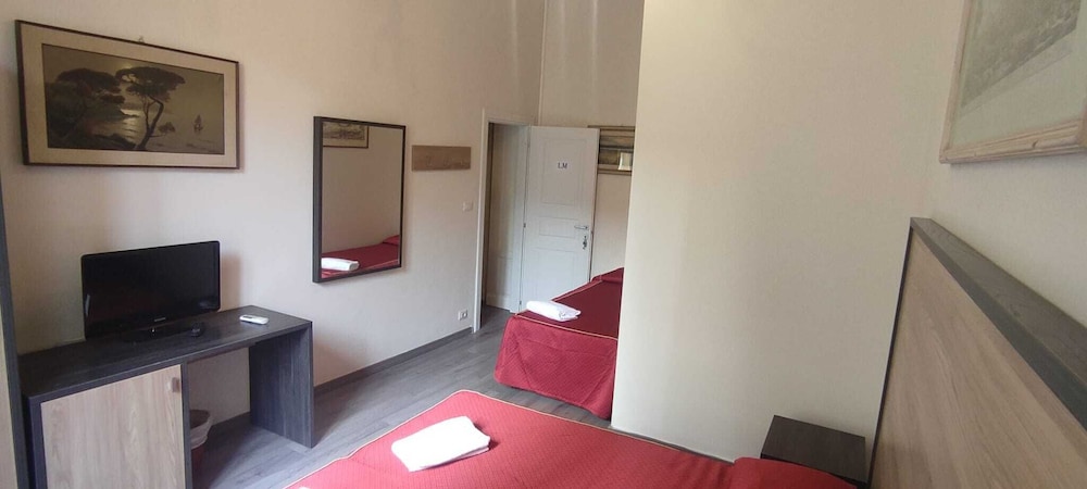 LILIUM HOTEL 36/65