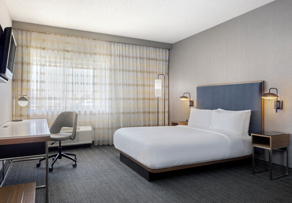 Room, Queen Bed, Accessible