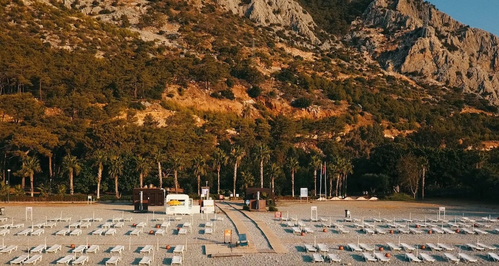 Gunduzler Deluxe Hotel 37/47