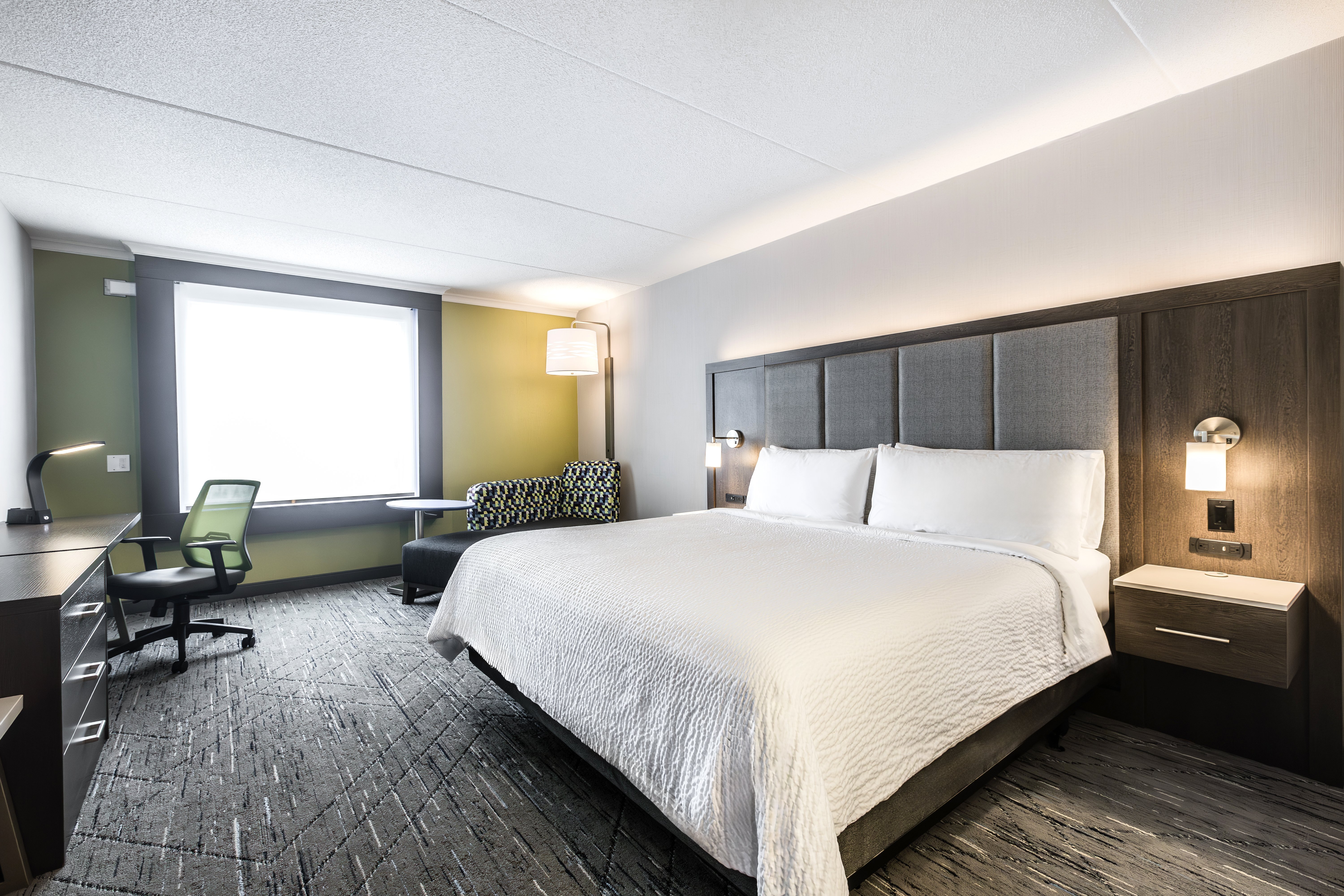 Holiday Inn Express & Suites Toronto Airport South 12/50