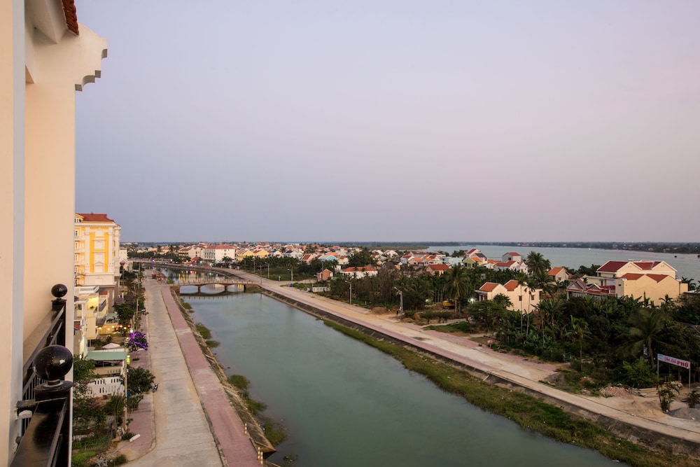 River Suites Hoi An Hotel 69/73