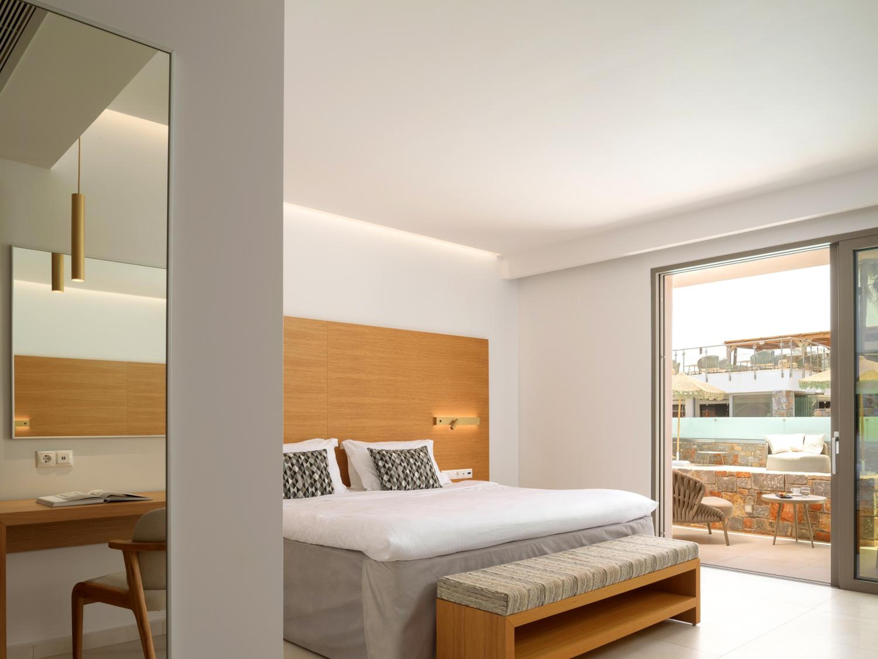 Swim Up, White, Deluxe, Suite