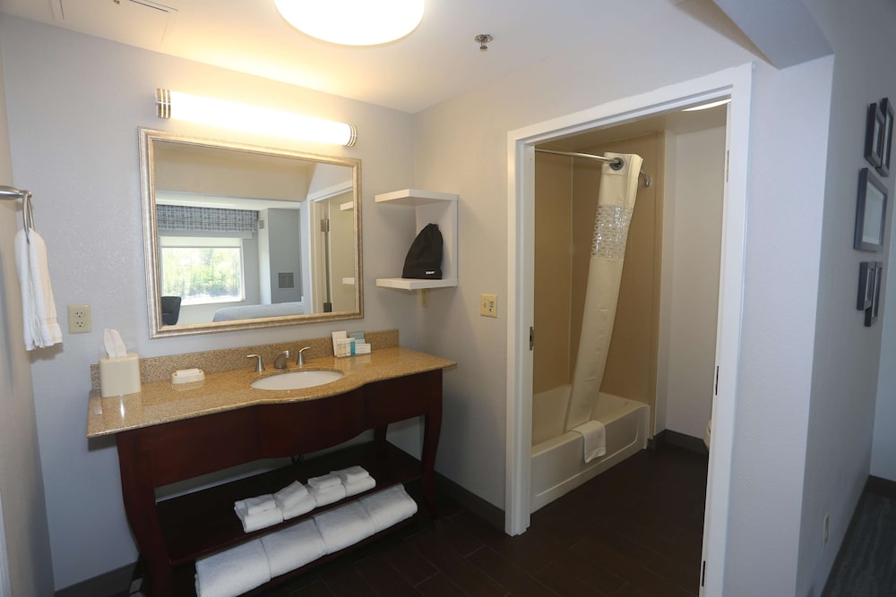 Hampton Inn Owego 11/32