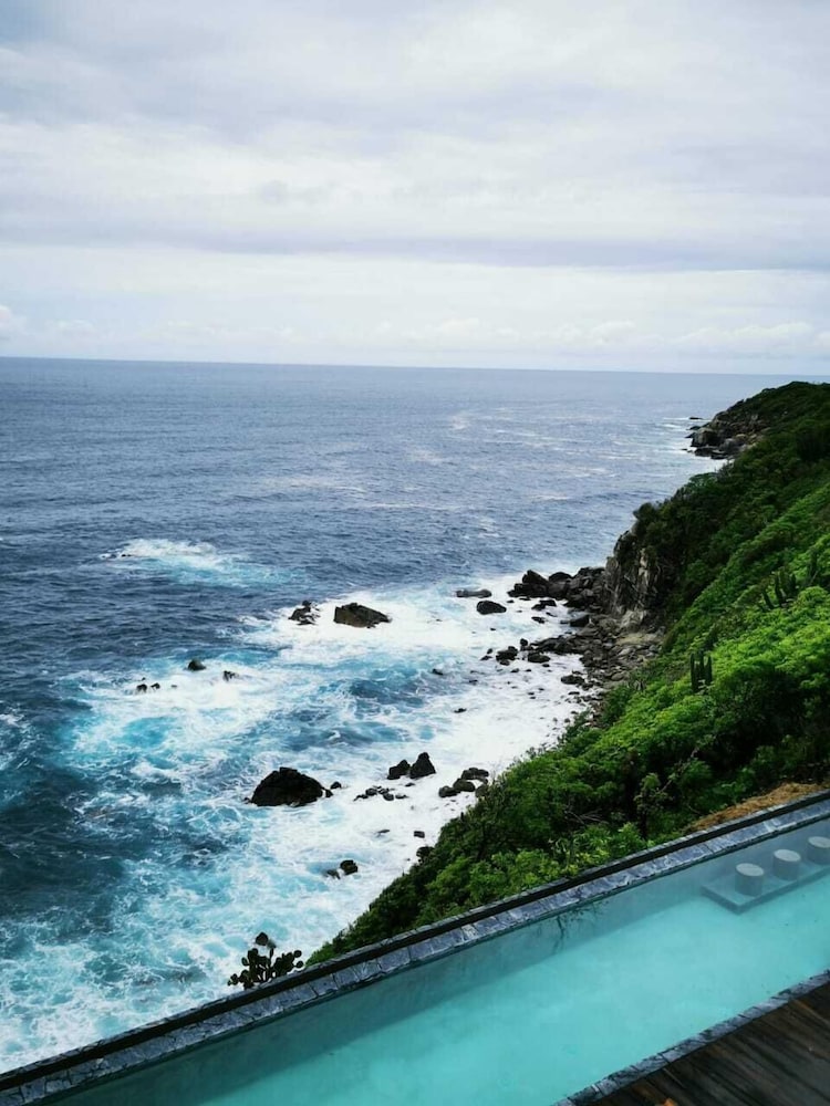 Amore Villas 33/50
