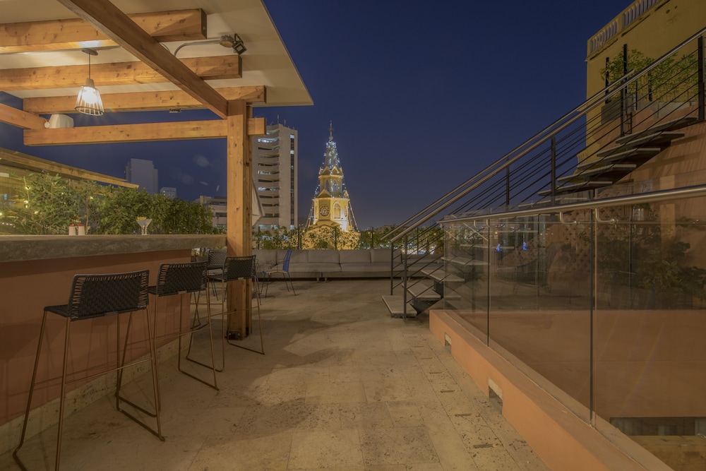 Santa Catalina Hotel 5/37