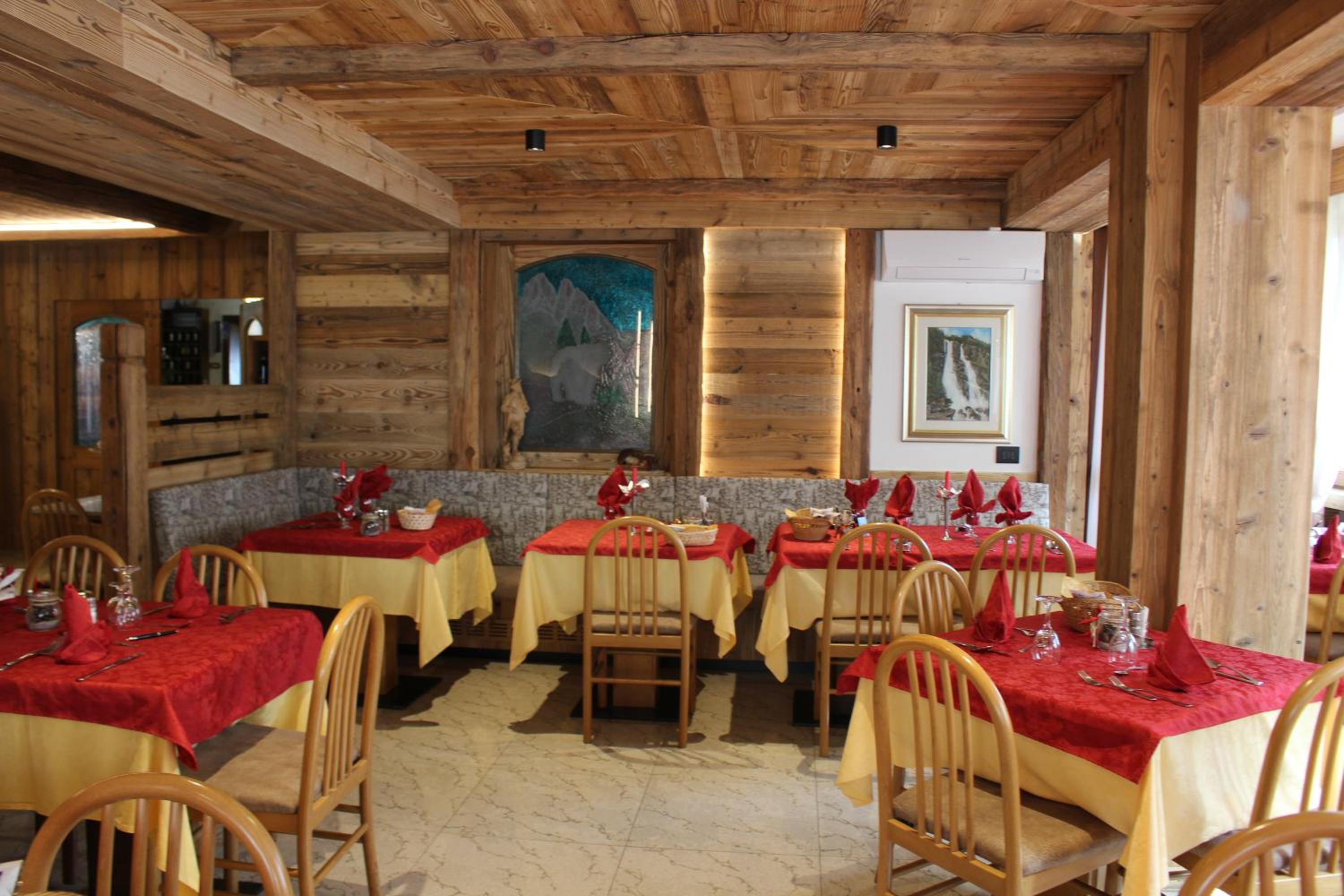 restaurant cafeteria