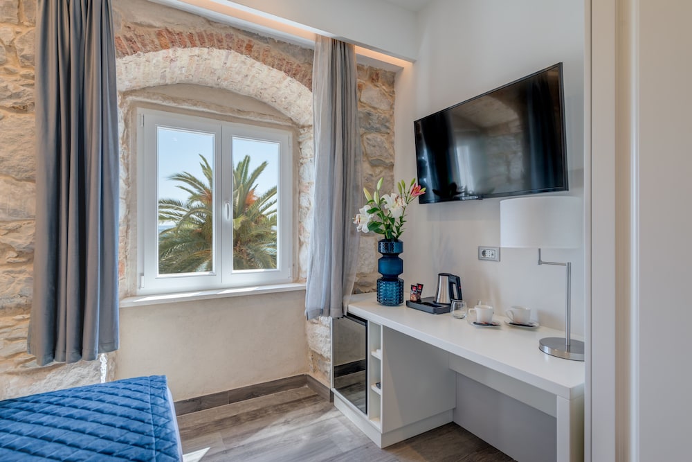 Palms Promenade Luxury Rooms 36/37