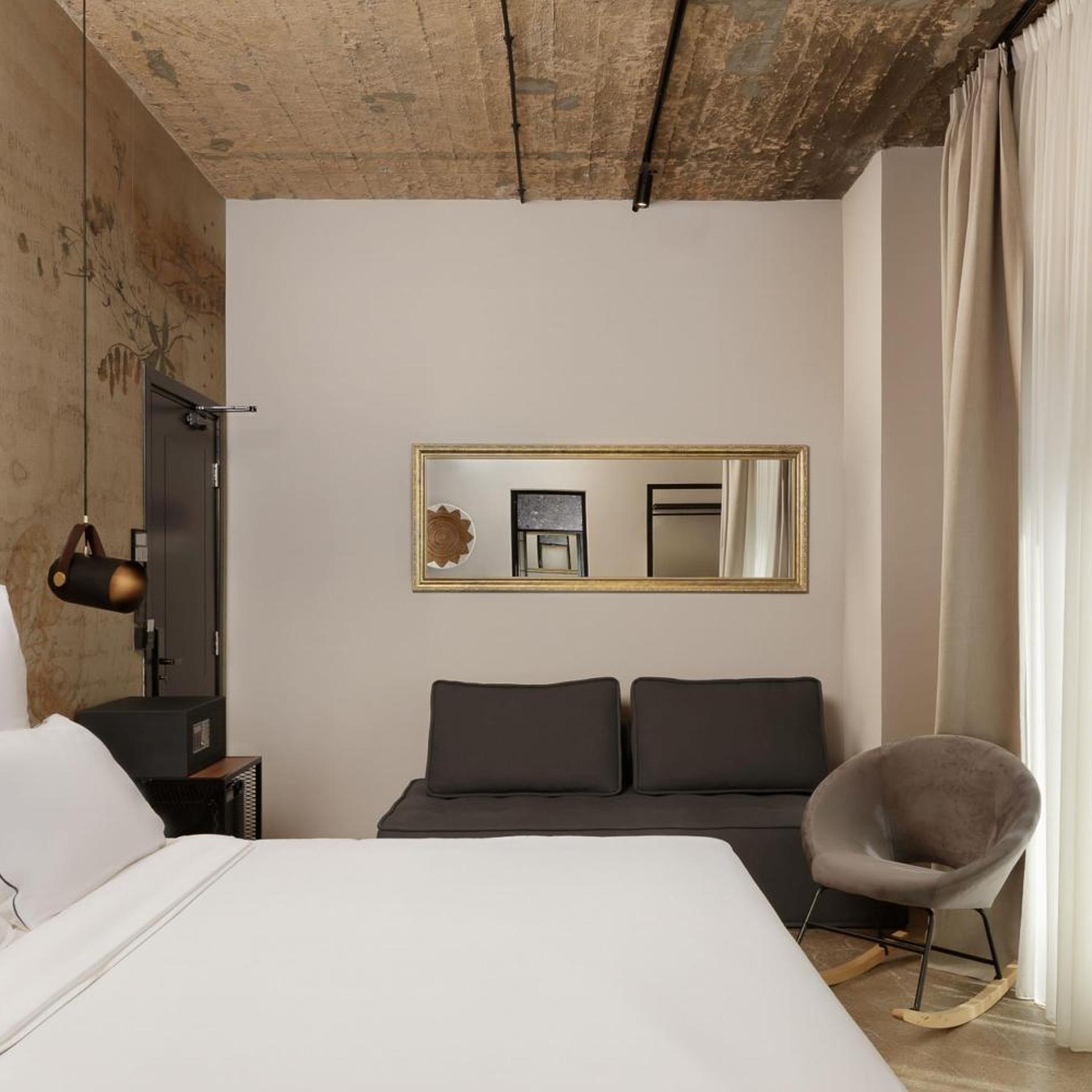 Deluxe, King Bed, Queen Bed, Jetted Tub, Terrace