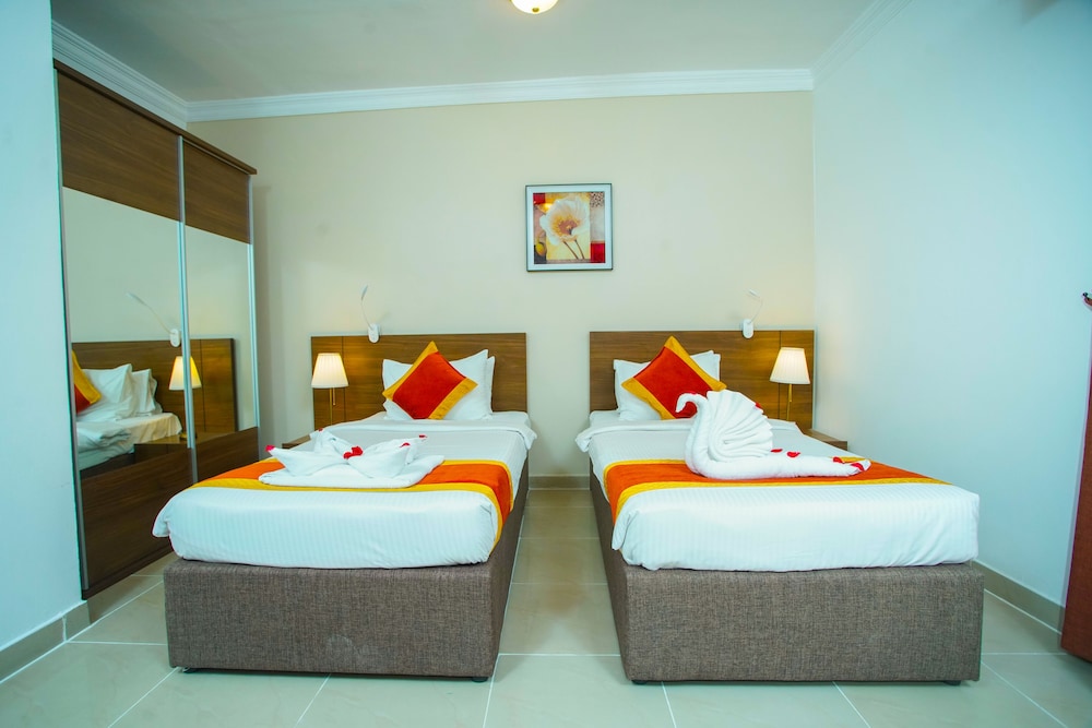 La Villa Inn Hotel Apartments 13/36