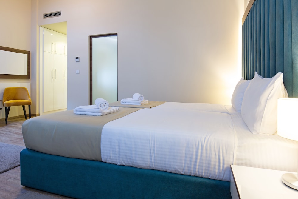 Marquise Hotel 5/49