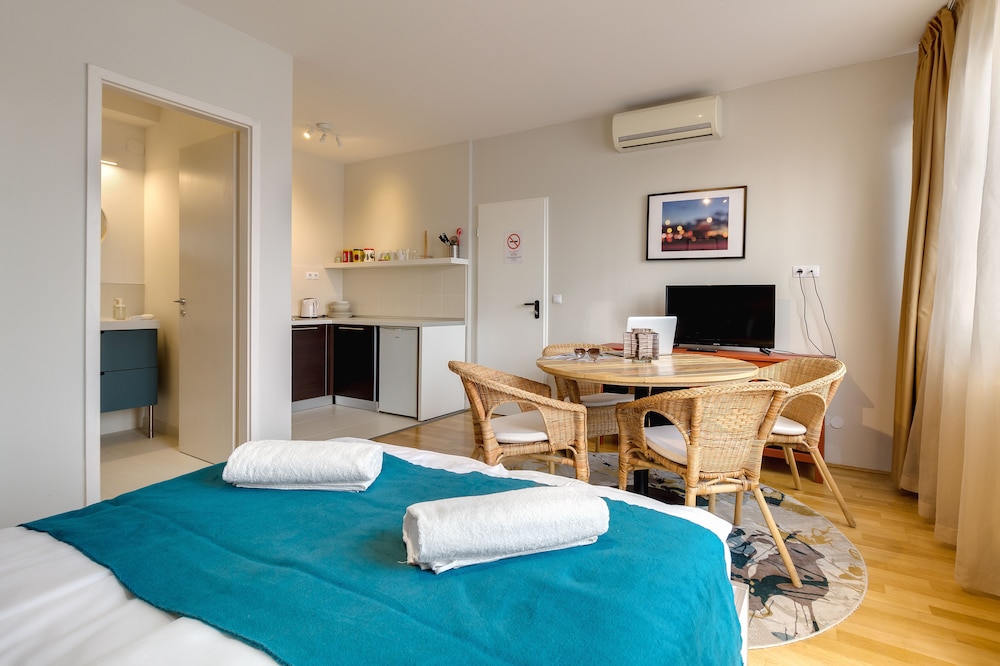 Quality Point Apartment 25/44