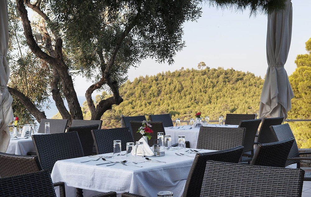 Alonissos Beach Bungalows And Suites Hotel 30/50
