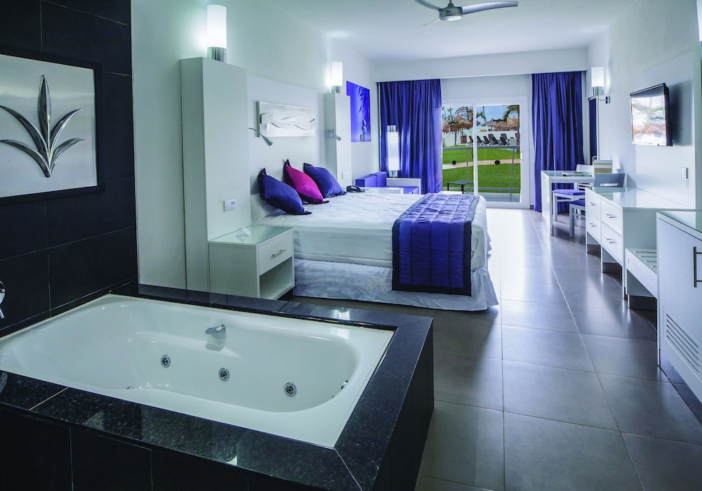 جناح إليت كلوب جونيور سوبيريور بإطلالة على البحر، RIU Palace Antillas - Adults Only - All Inclusive 6/7