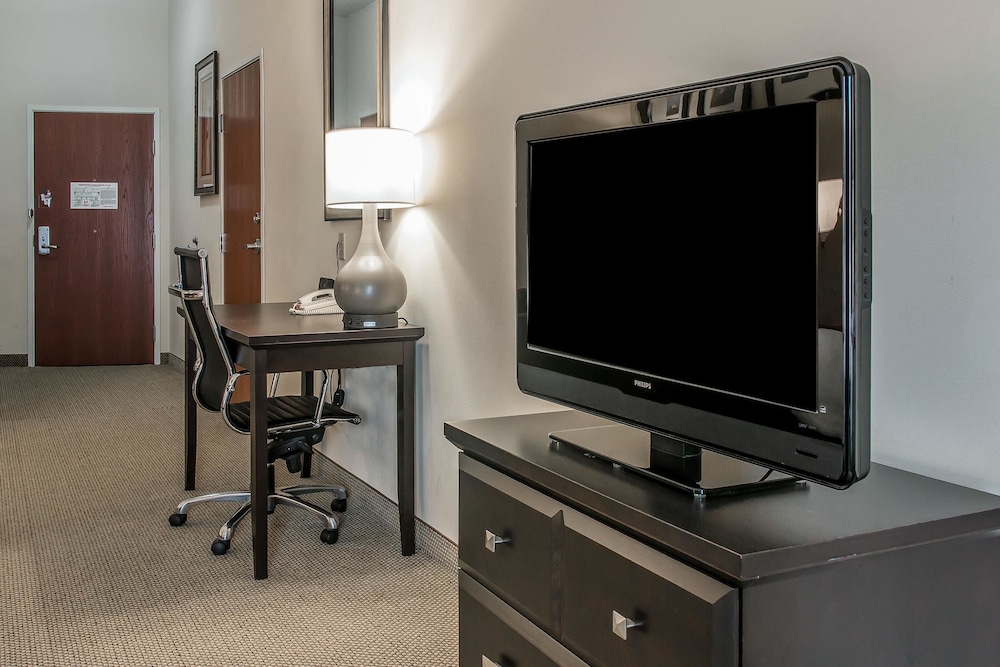 Comfort Suites South Bend Near Casino 32/33