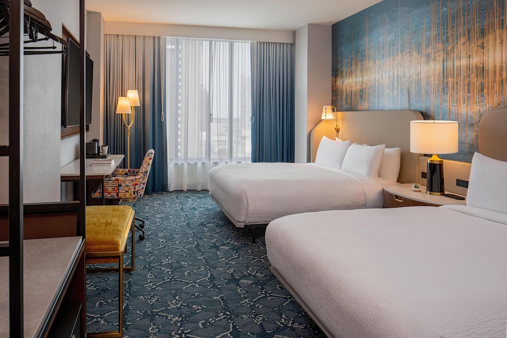 Room, 2 Queen Beds, Bathtub