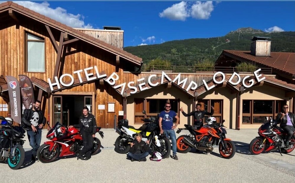 Base Camp Lodge 44/50