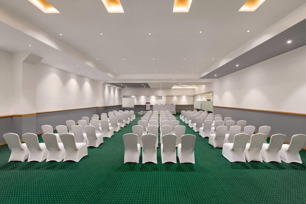 Ramada Plaza by Wyndham Jammu Vijaypur 56/69