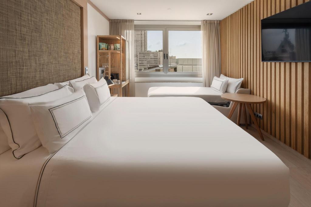 غرفة بإطلالة، Melia Madrid Princesa Hotel 5/9