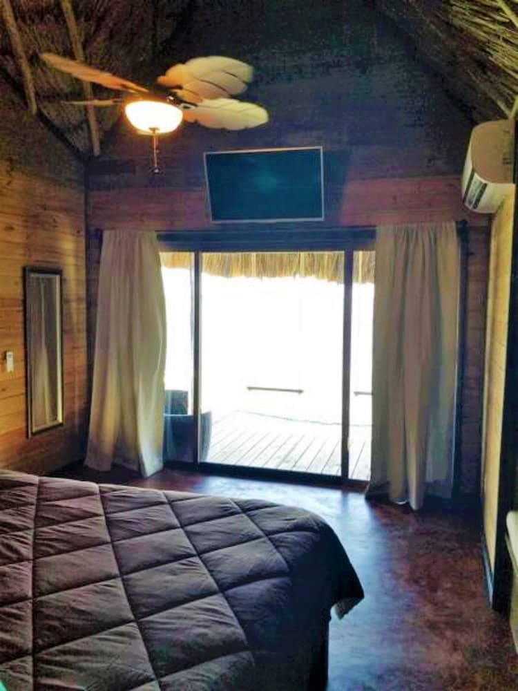 Lina Point Belize Overwater Resort 35/78