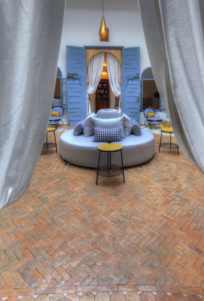 Riad Amaris 32/36