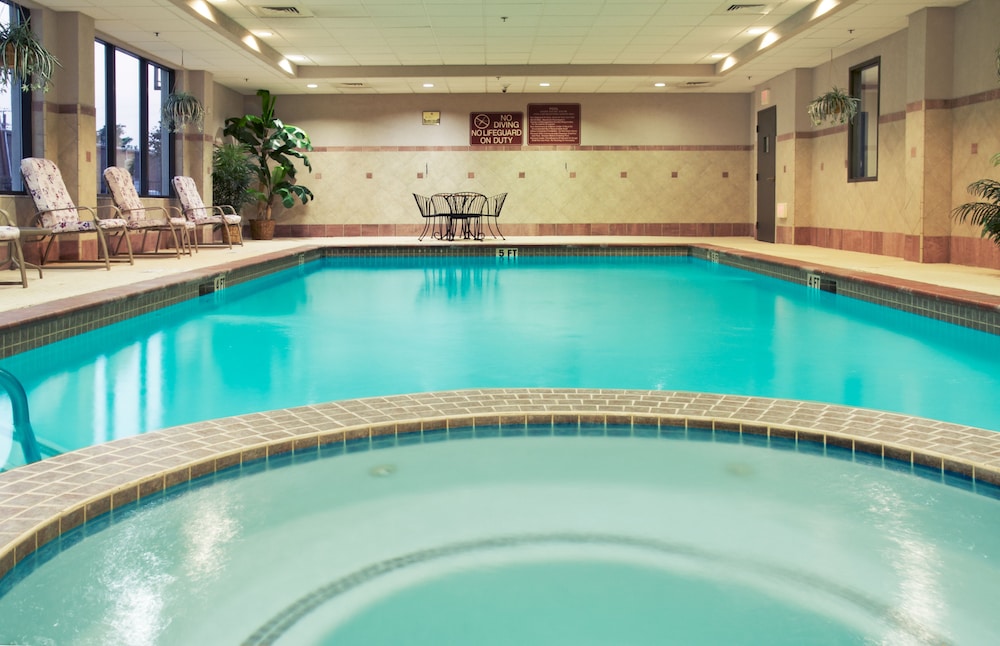 Holiday Inn Express and Suites Houston - Memorial Park Area 30/45