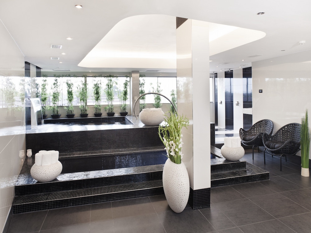 The Maslow Sandton 49/50