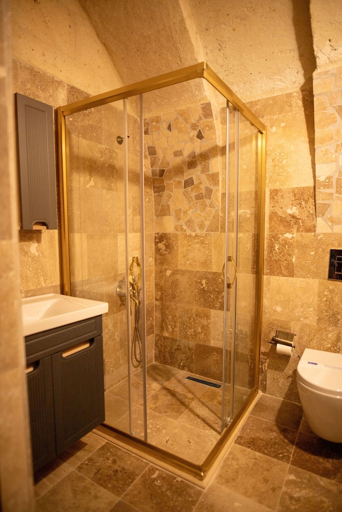 Guven Cave Hotel 43/45