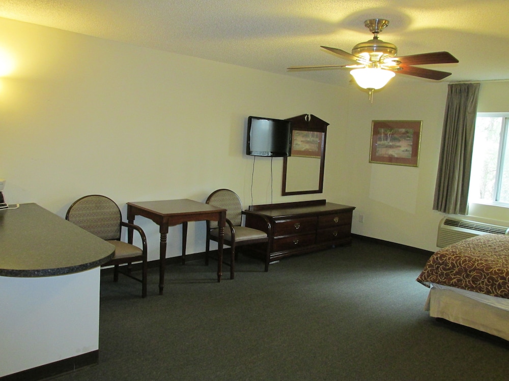 High Falls Hide-A-Way Lodging 28/49