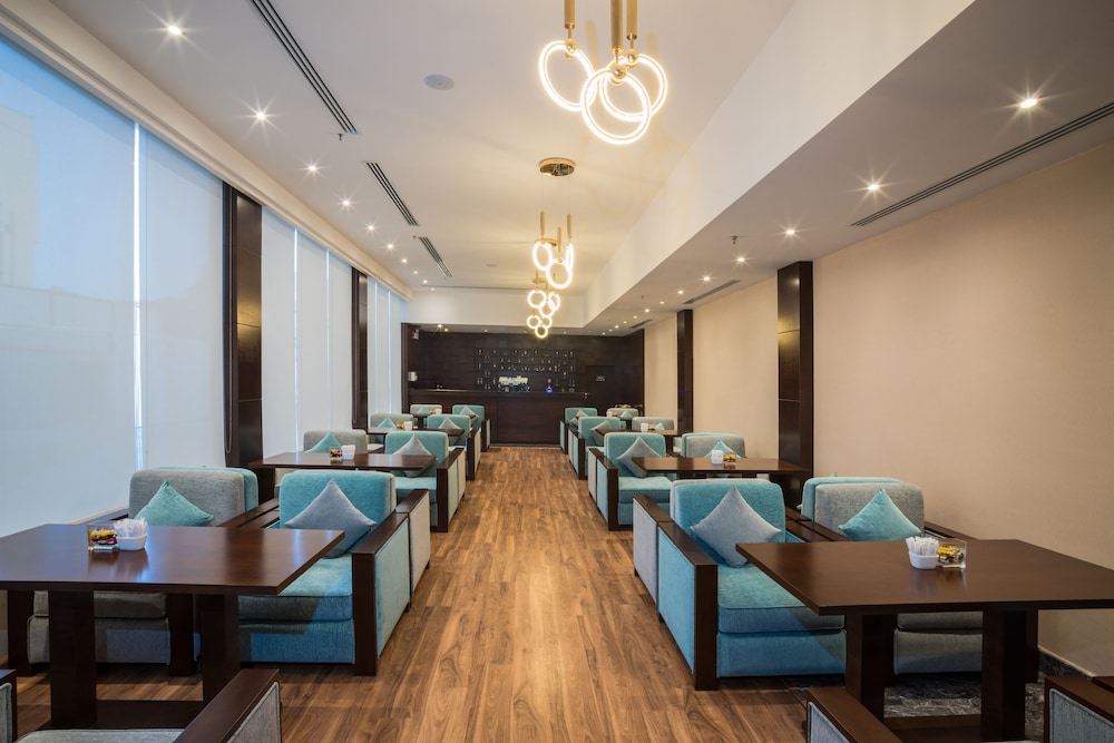 نافيتي ورويك الدمام(Naviti Warwick Dammam) 25/40